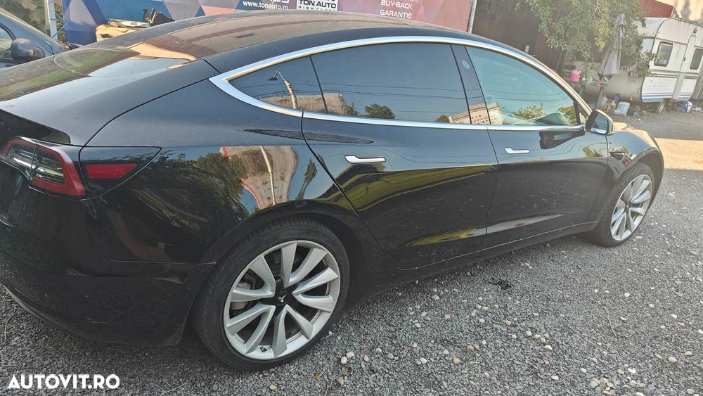 Tesla Model 3 Standard Reichweite Plus Hinterradantrieb - 3