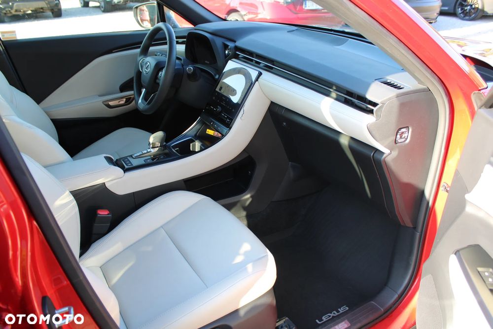 Lexus LBX 2024