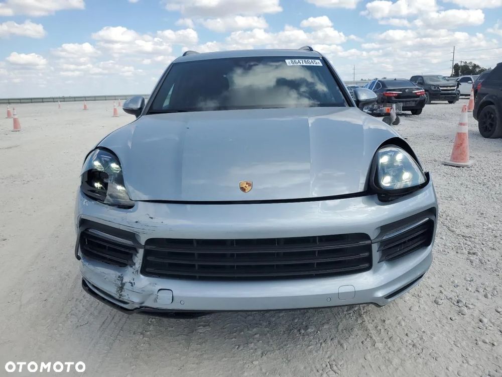 Porsche Cayenne - 5