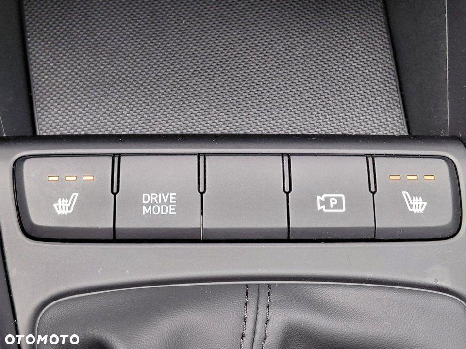 Hyundai i20 - 24