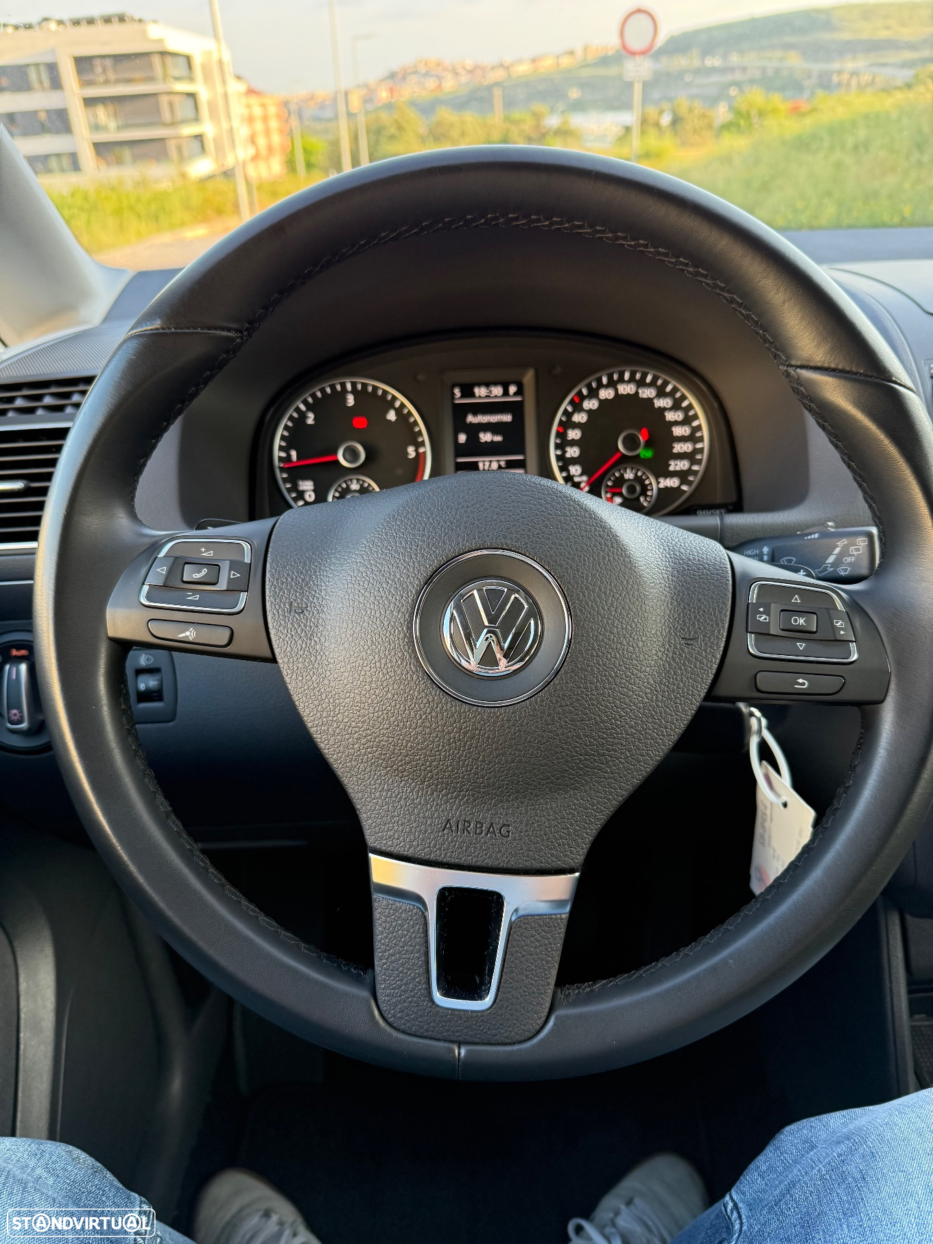 VW Touran 1.6 TDI DPF BlueMotion DSG Comfortline - 10