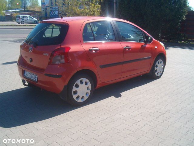 Toyota Yaris - 10