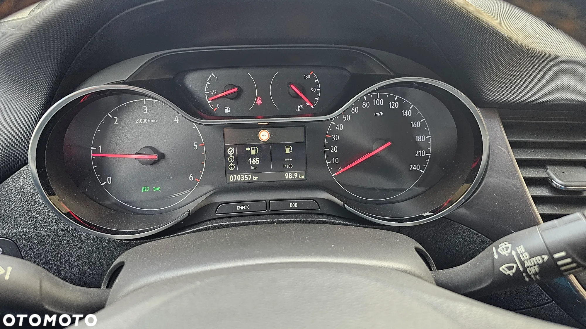 Opel Crossland X - 9