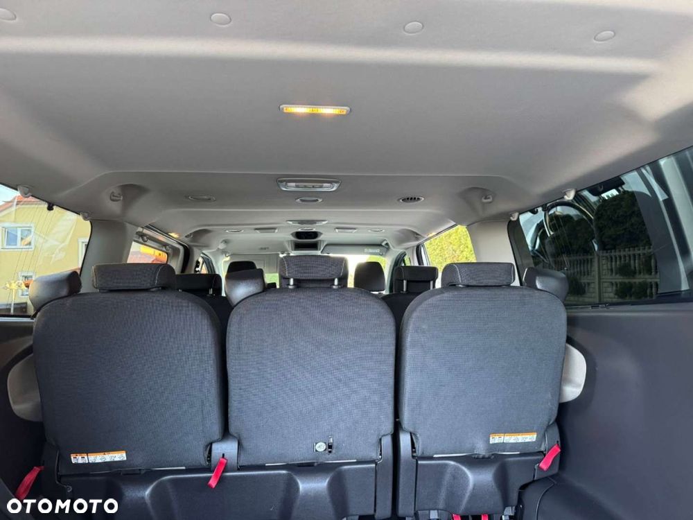 Ford Tourneo Custom - 31