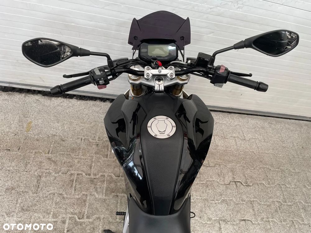 BMW G - 27