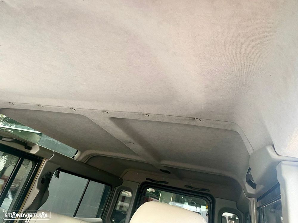 Land Rover Defender 110 2.5 TD5 Metal Top - 17