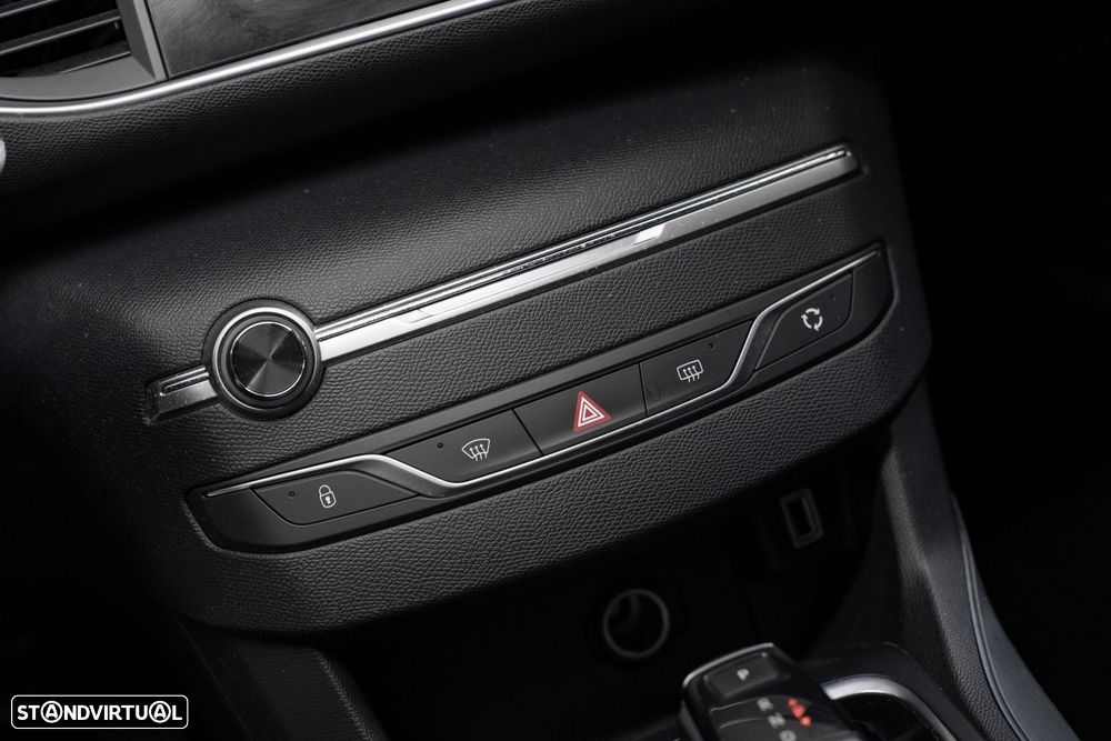 Peugeot 308 SW 1.5 BlueHDi Allure EAT8 - 24