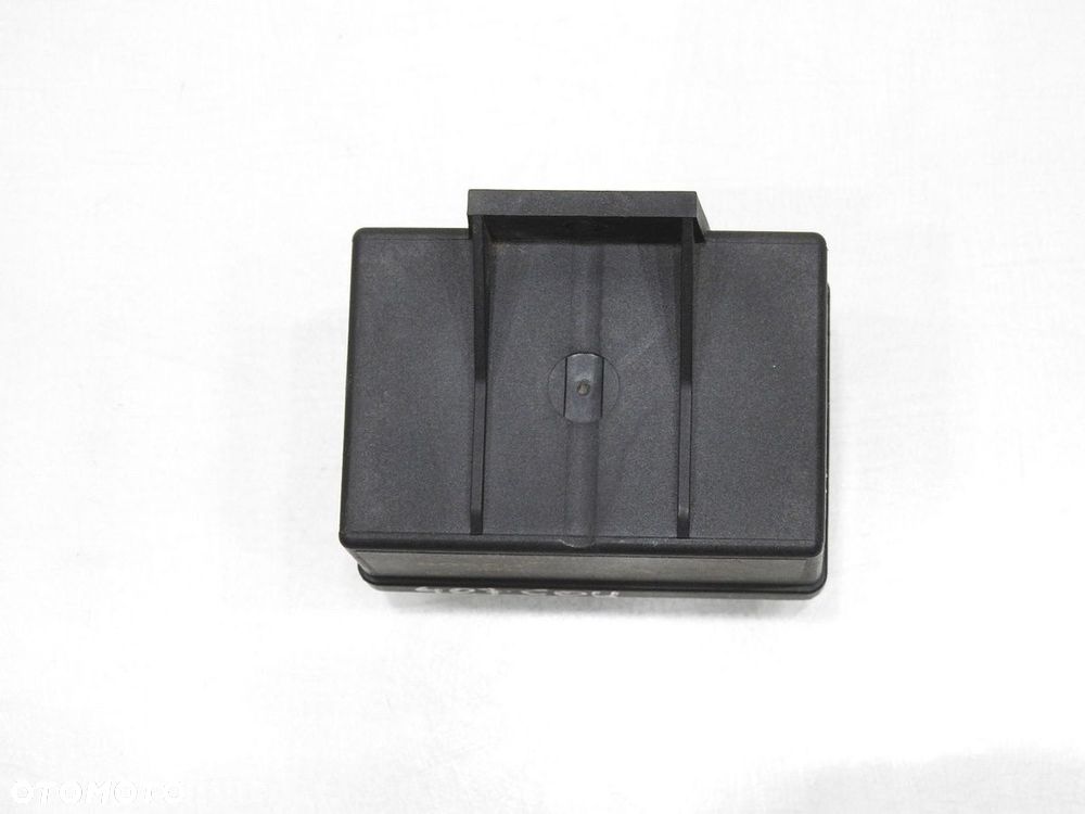 PRZEKAŹNIK ŚWIEC ŻAROWYCH PEUGEOT 407 3.0 V6 HDI - 2