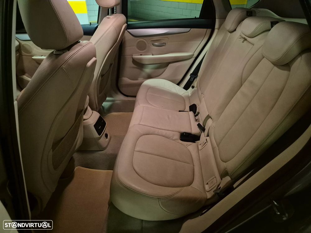 BMW 216 Active Tourer d Line Luxury Auto - 34