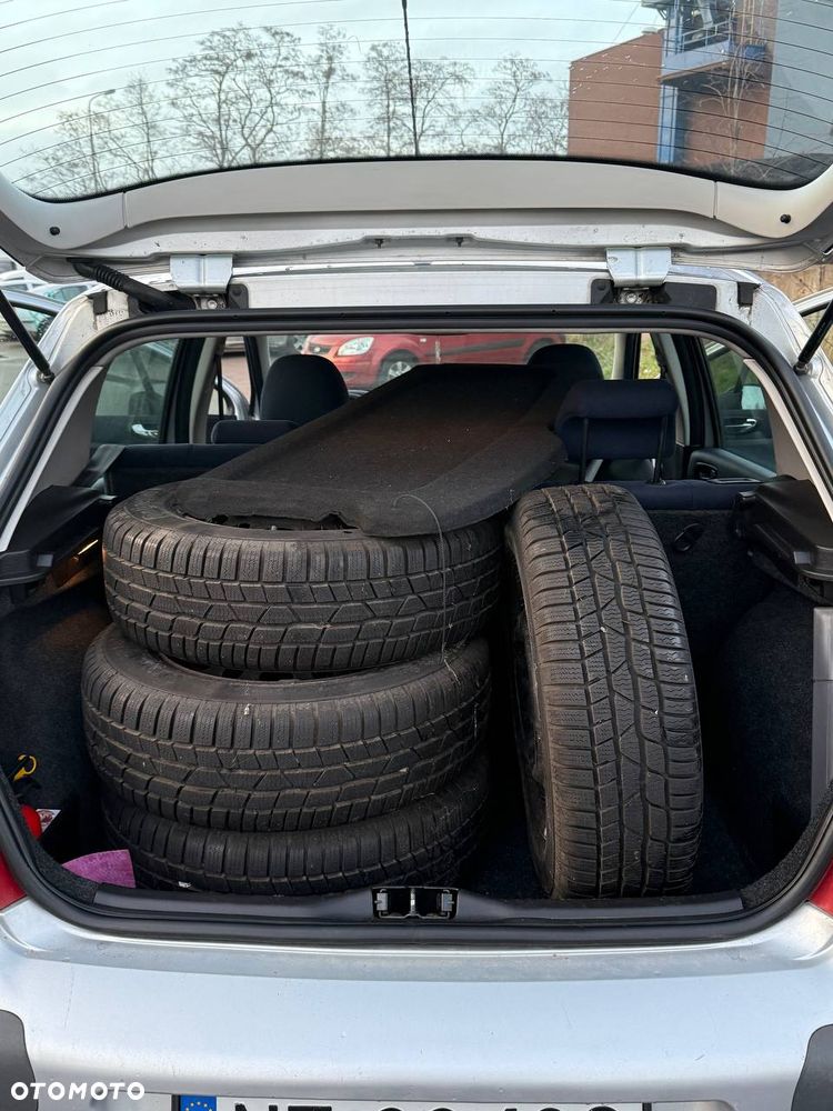 Peugeot 307 1.4 XR - 4