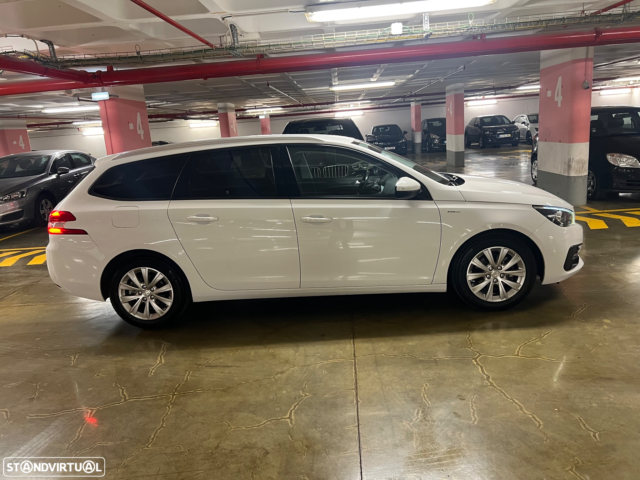 Peugeot 308 SW 1.5 BlueHDi Allure - 4