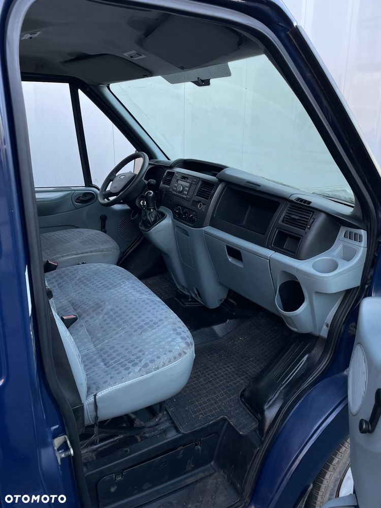 Ford Transit - 13