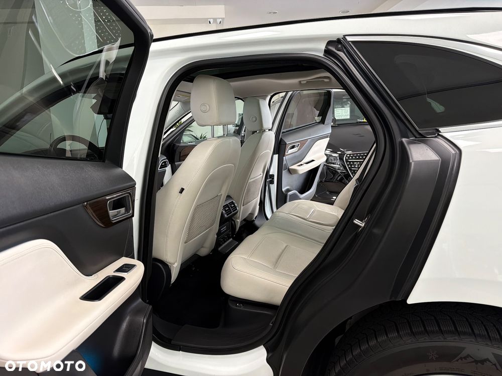 Jaguar F-Pace 2.0 i4D AWD Prestige - 31