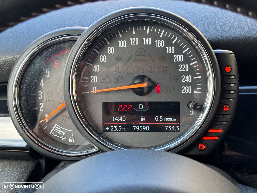 MINI 5 Portas Cooper D Auto - 16