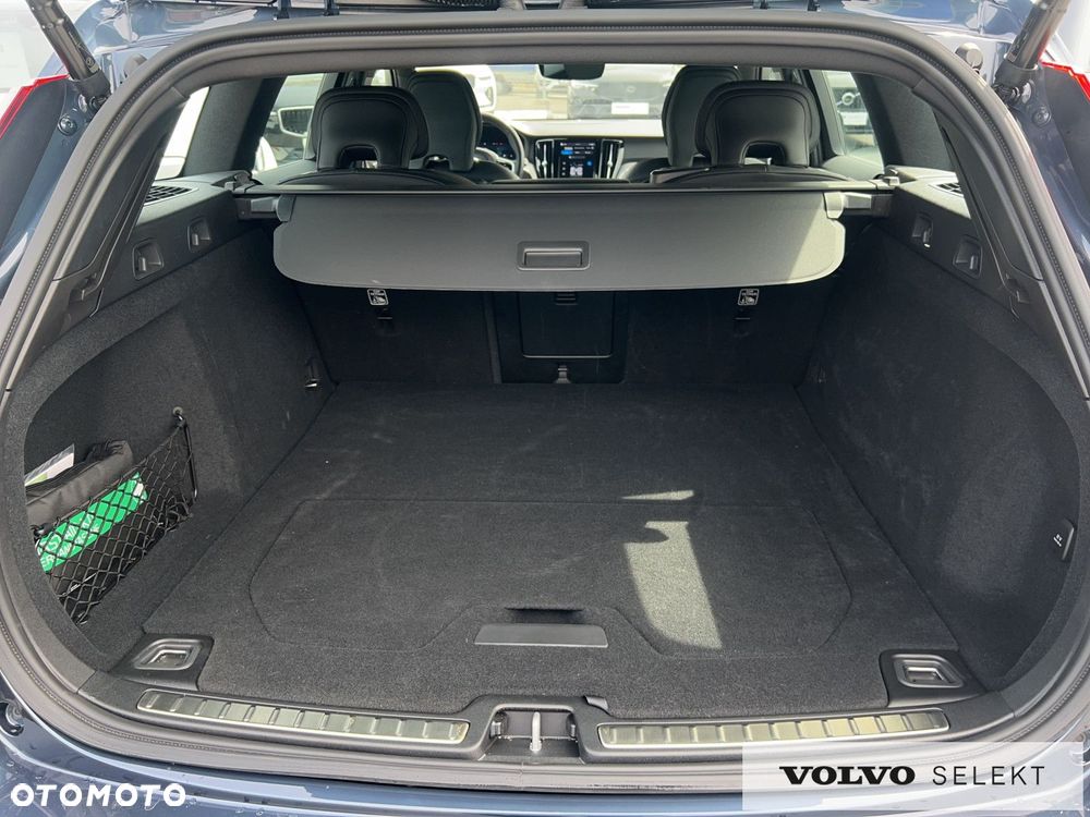 Volvo V60 B4 B Plus Dark - 23