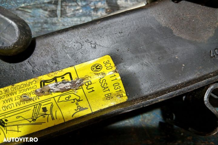 Cric 3C0011031B 3C0011031B Volkswagen VW Passat B6 [2005 - 2010] wago - 3