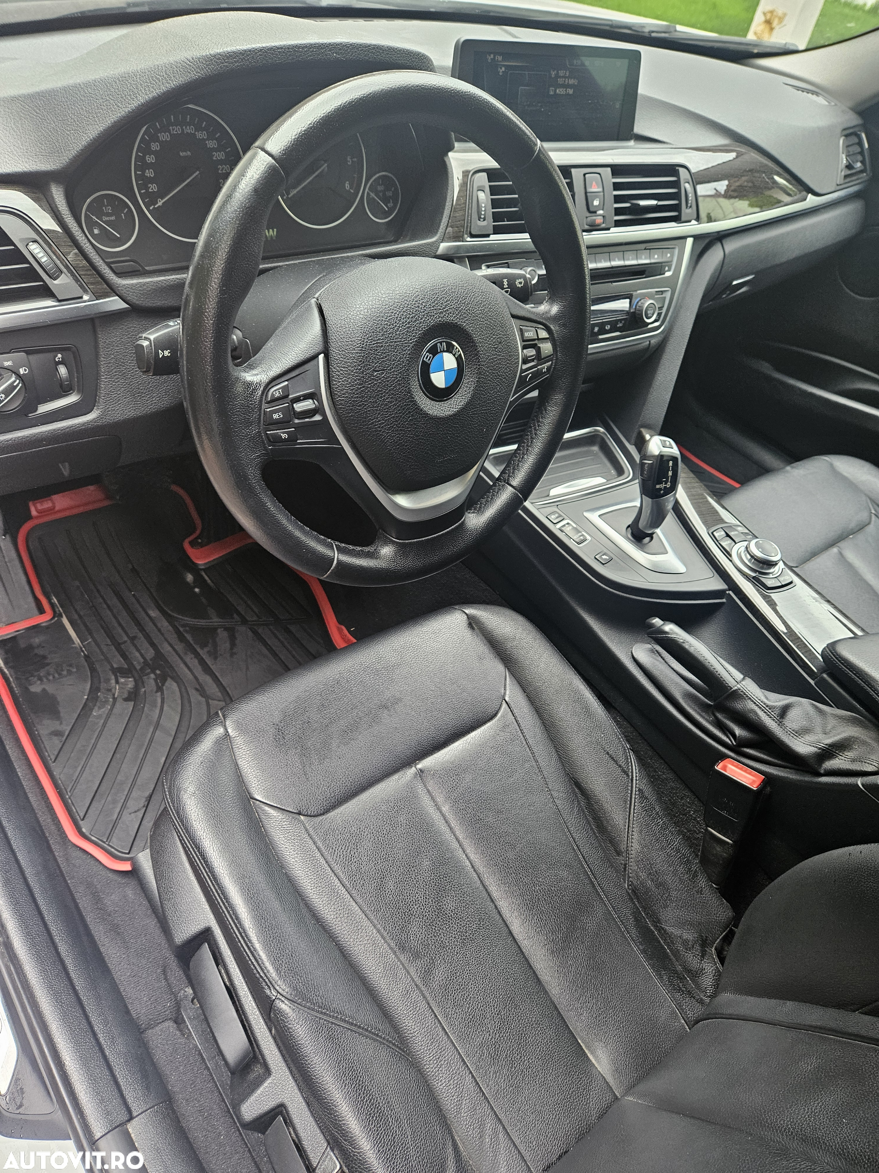 BMW Seria 3 320d xDrive DPF Touring Aut. - 11