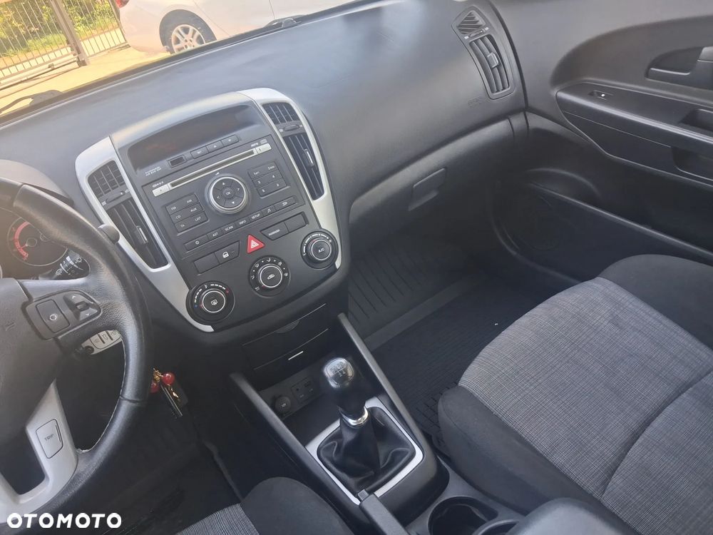 Kia Ceed 1.4 Comfort - 16