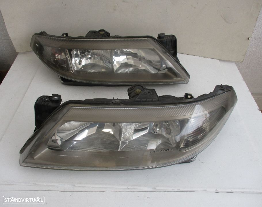 Farol Optica Renault Laguna Xénon 2001 a 2005 Esquerdo Direito - 2