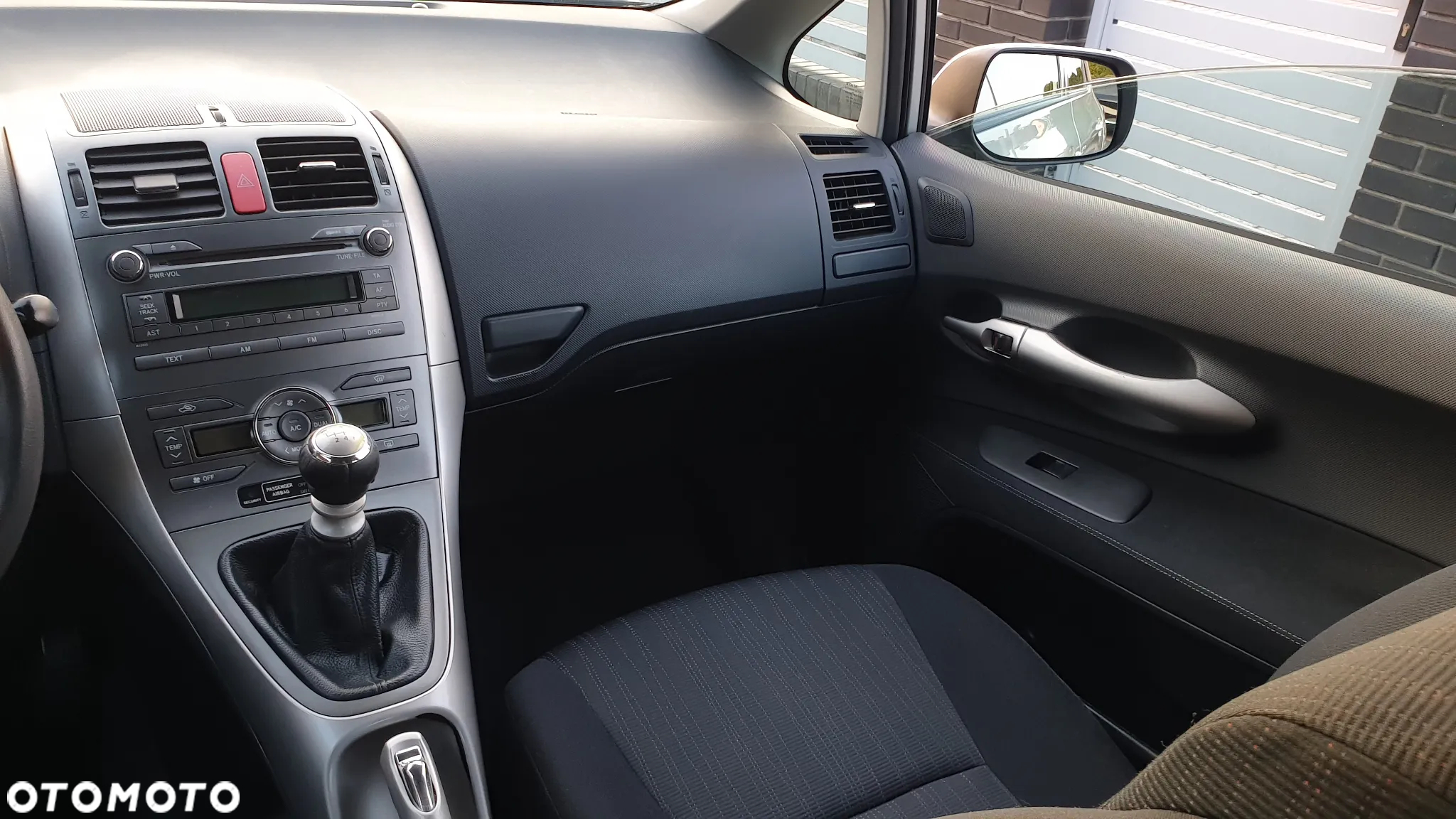 Toyota Auris 1.4 VVT-i Team - 13