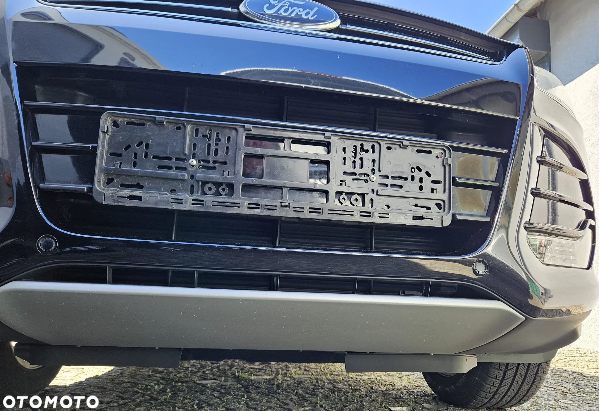 Ford Kuga 2.0 TDCi 2x4 Titanium - 30