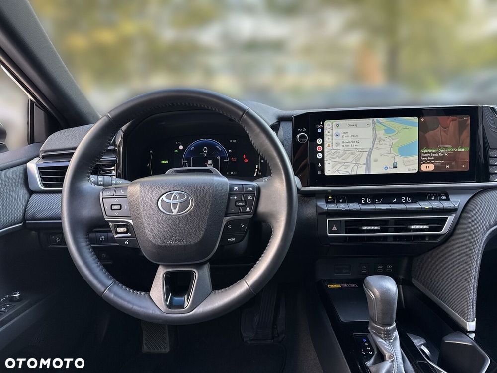 Toyota Camry - 16