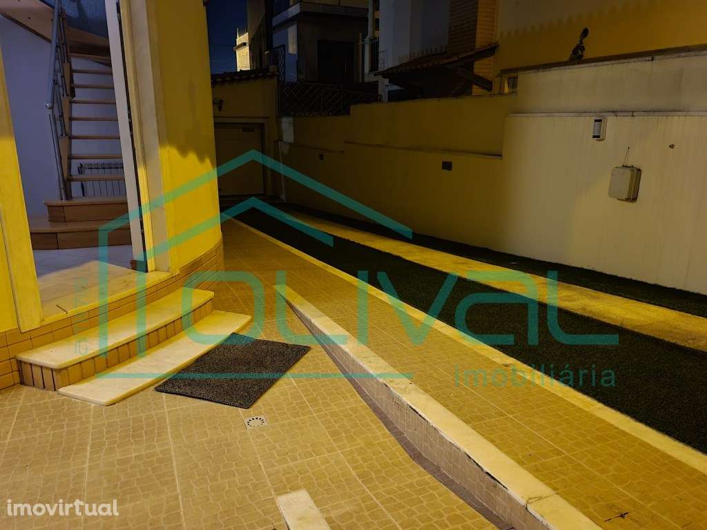 Esplêndida moradia independente no Alto da Eira - Grande imagem: 5/24