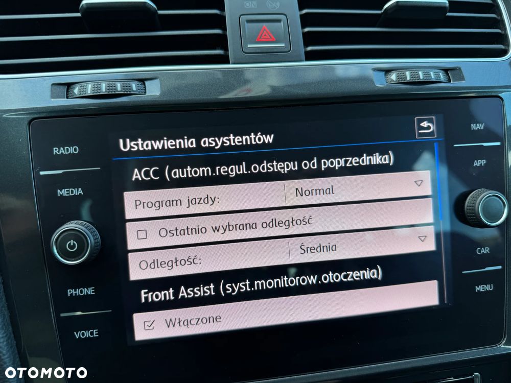 Volkswagen Golf - 39