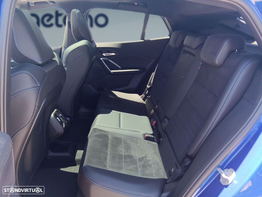 BMW iX2 eDrive20 Pack Desportivo M - 15