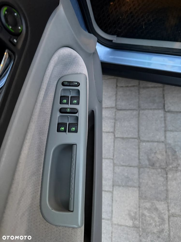 Volkswagen Passat - 15