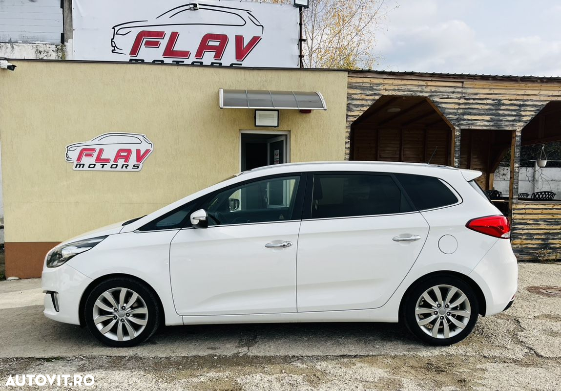 Kia Carens - 11