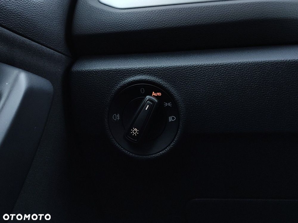 Volkswagen T-Roc - 21