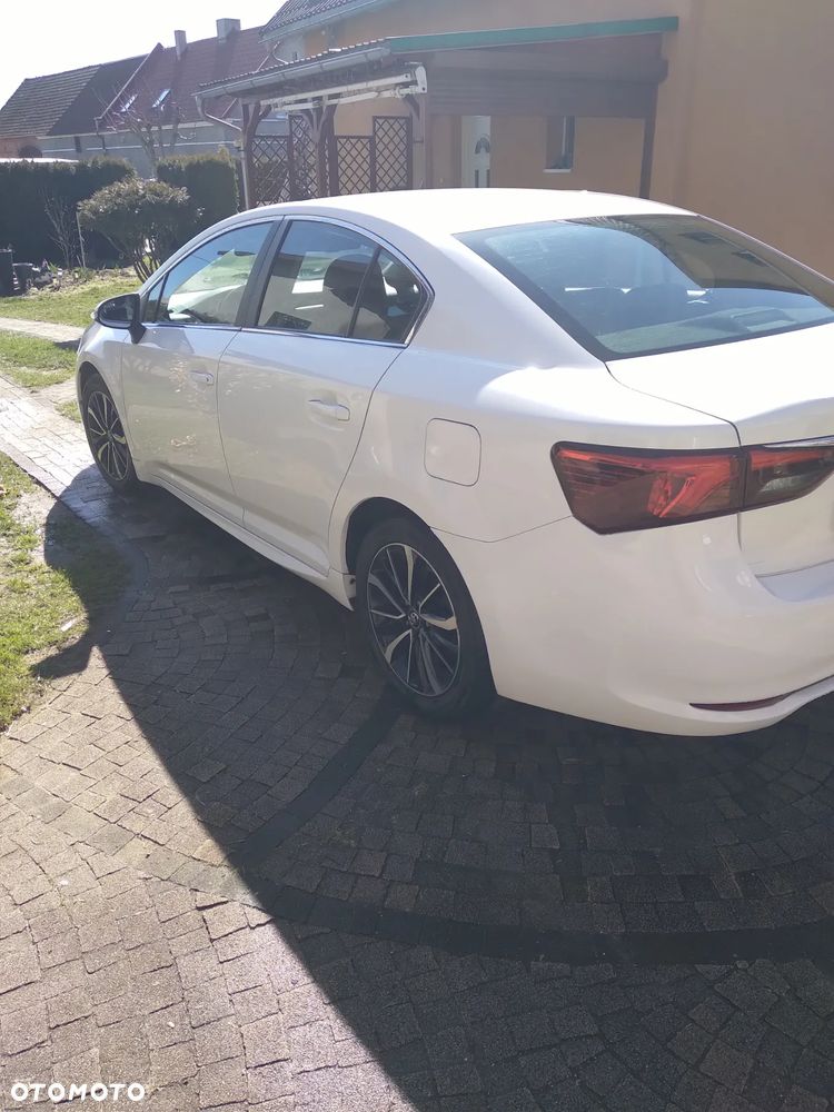 Toyota Avensis 2.0 D-4D Premium - 4