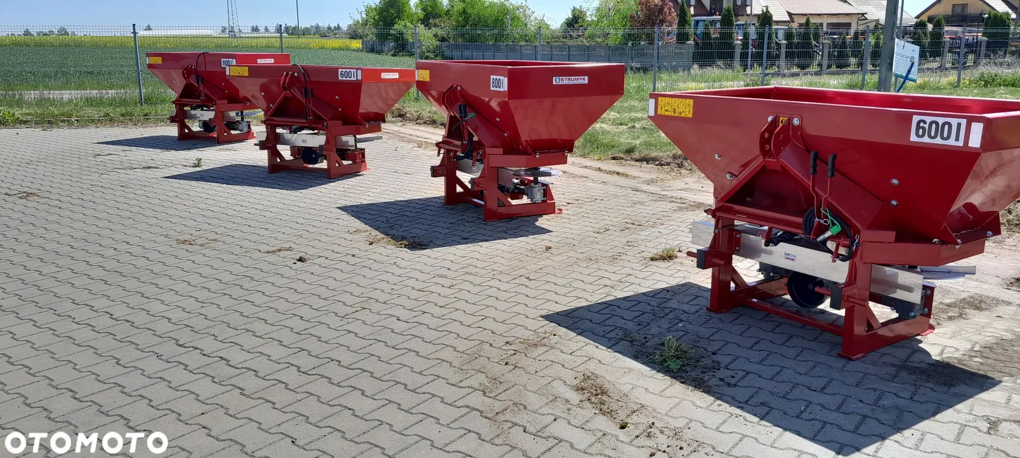Inny Rozsiewacz nawozów firmy Strumyk 600 l - 1