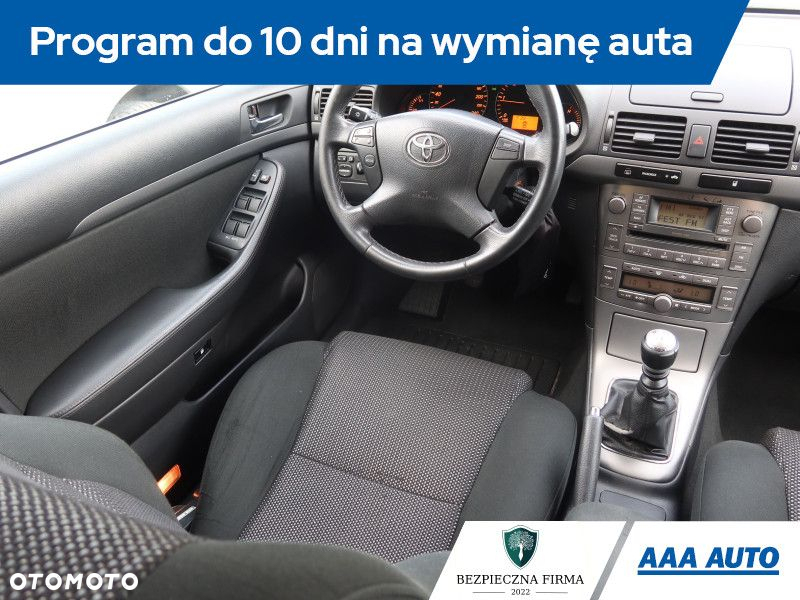 Toyota Avensis - 8
