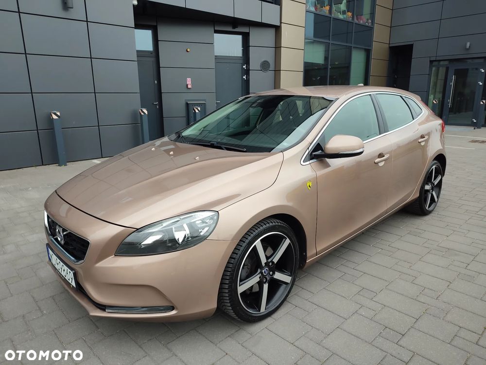 Volvo V40 T2 Summum - 1