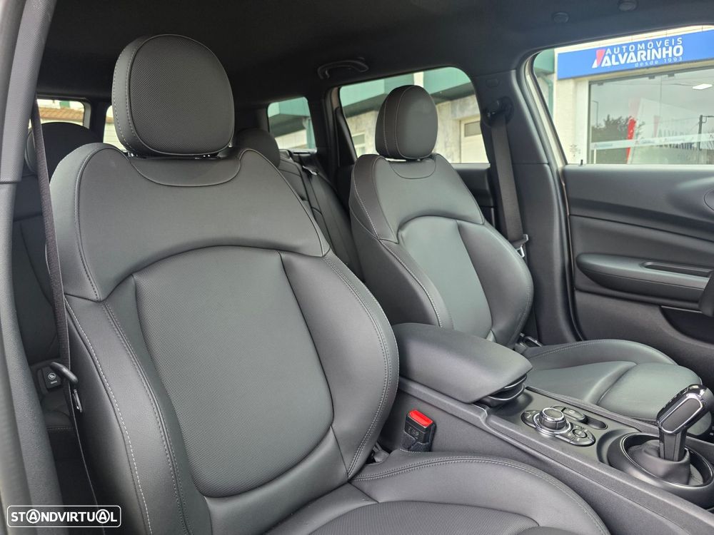 MINI Clubman Cooper D Premium Essential Auto - 22