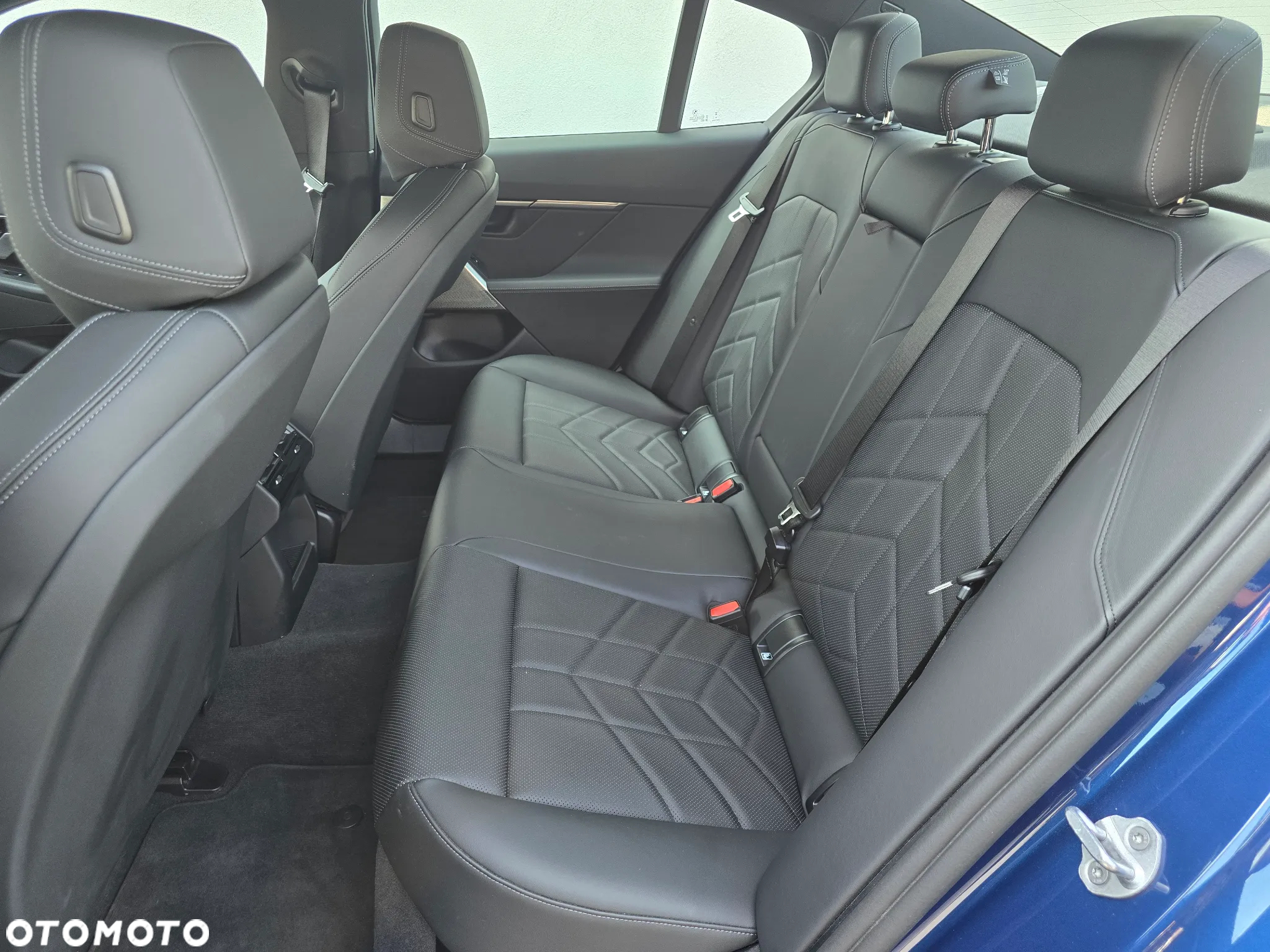 BMW Seria 5 520d xDrive - 7