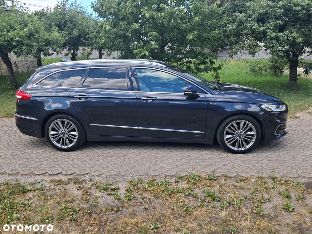 Ford Mondeo - 35