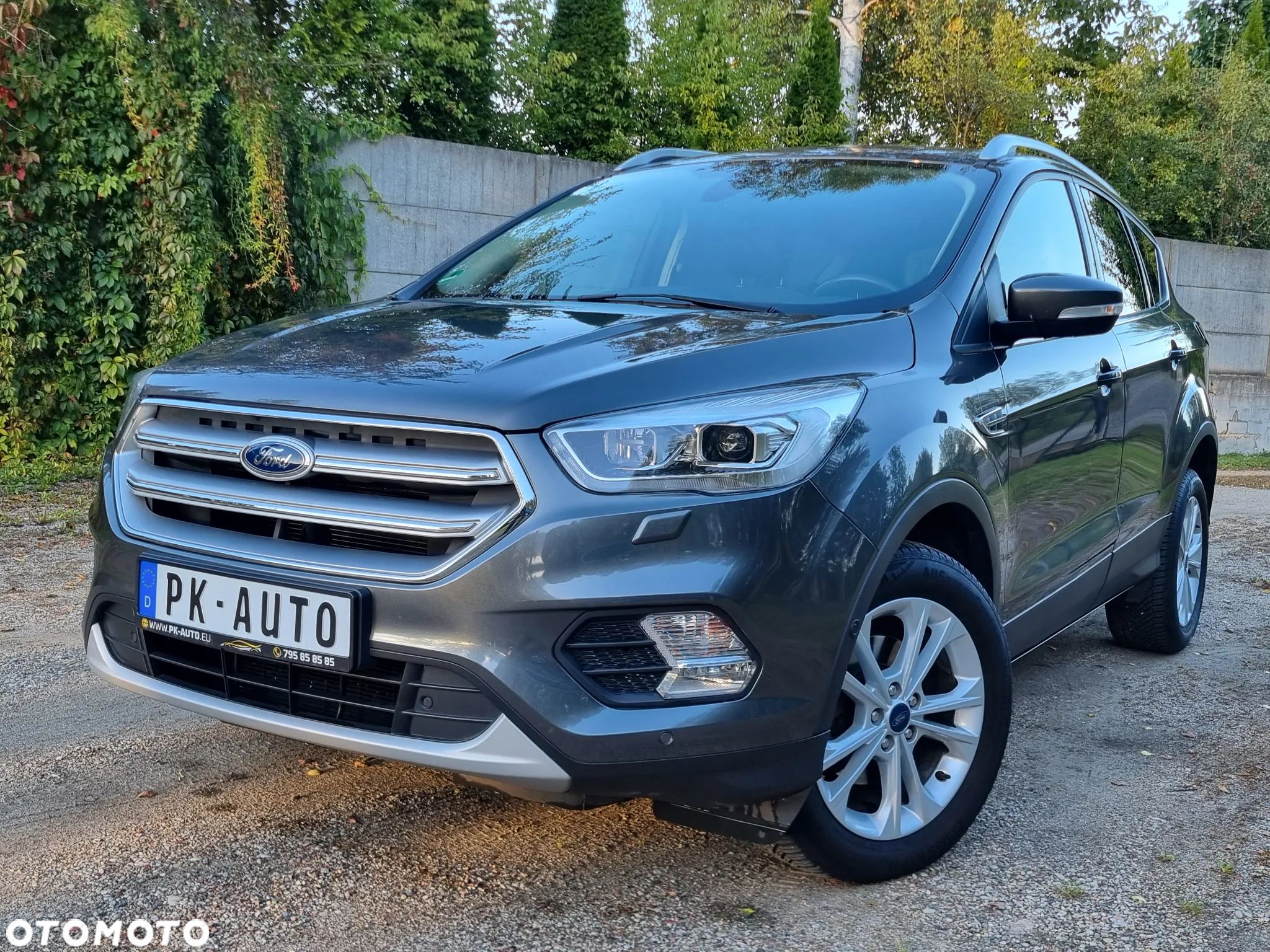 Ford Kuga 1.5 EcoBoost 2x4 Titanium - 1