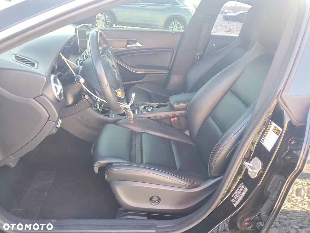 Mercedes-Benz CLA 250 7G-DCT Sport - 8