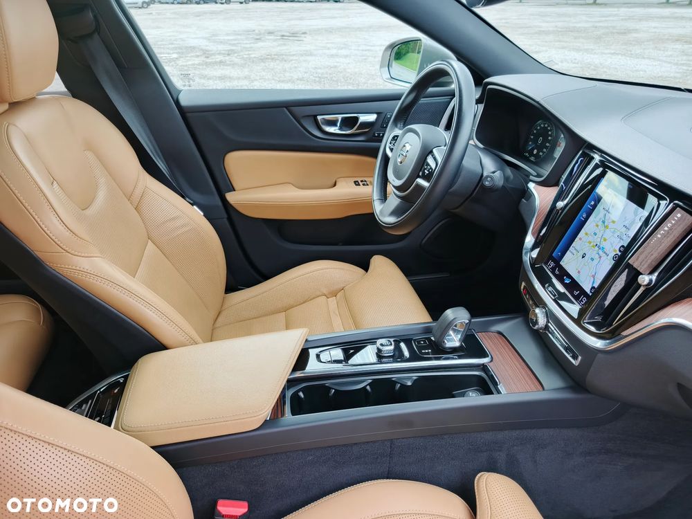 Volvo V60 Cross Country B4 D AWD Geartronic Pro - 28