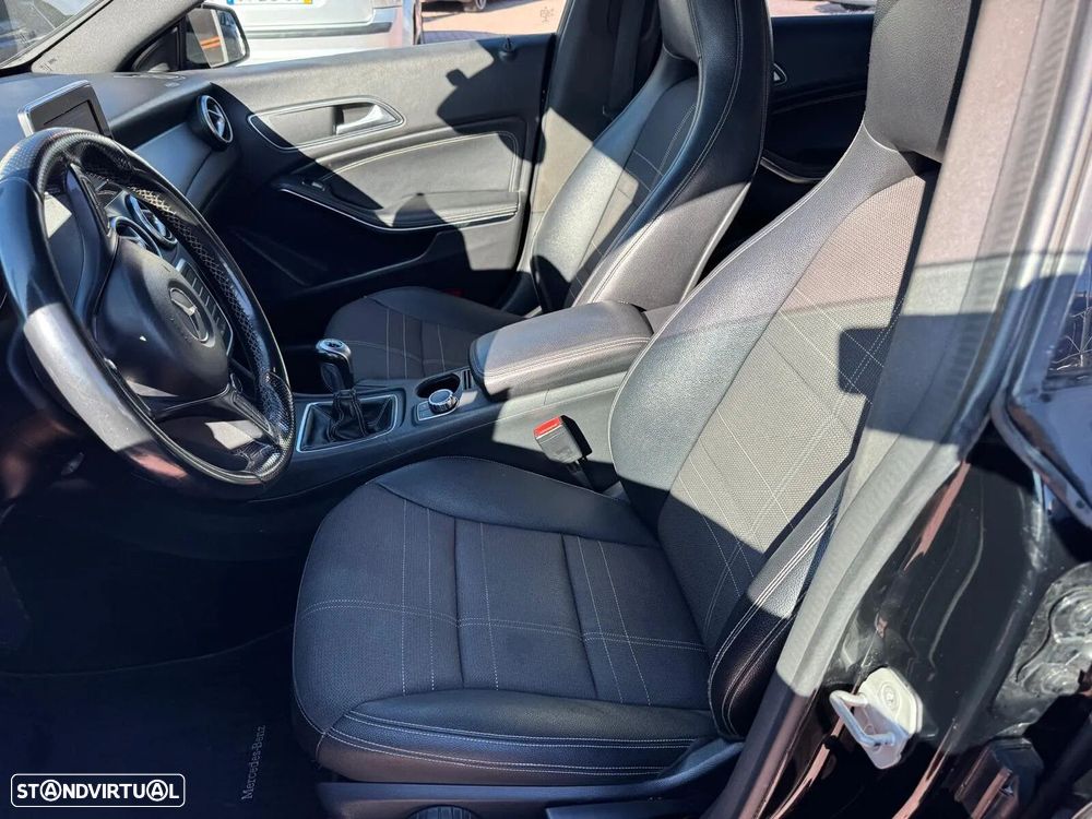 Mercedes-Benz CLA 180 CDI Urban - 12