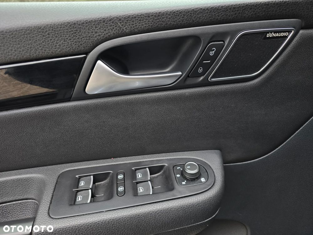 Volkswagen Sharan 2.0 TDI DSG Highline Black Style - 22