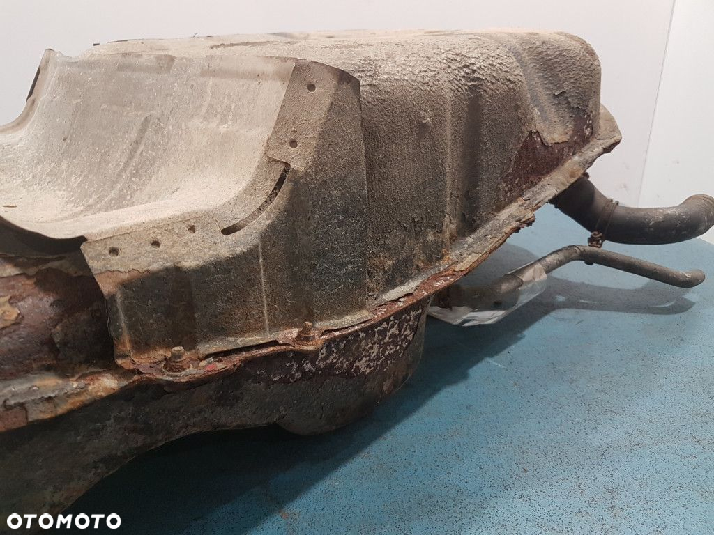 MITSUBISHI LANCER VIII 1.8B ZBIORNIK PALIWA - 6