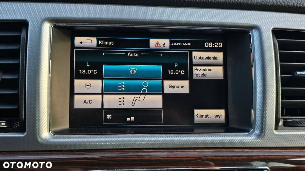 Jaguar XF 2.2 D Premium Luxury - 25