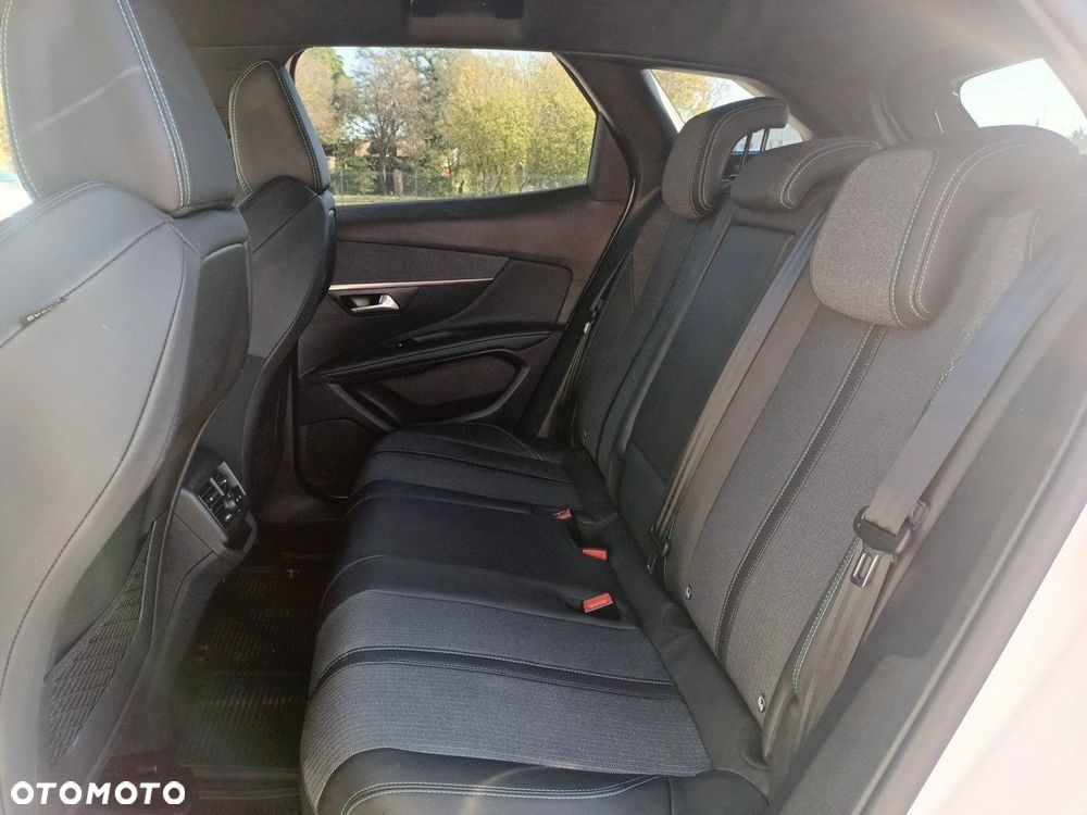Peugeot 3008 1.2 PureTech Allure Pack S&S EAT8 - 9