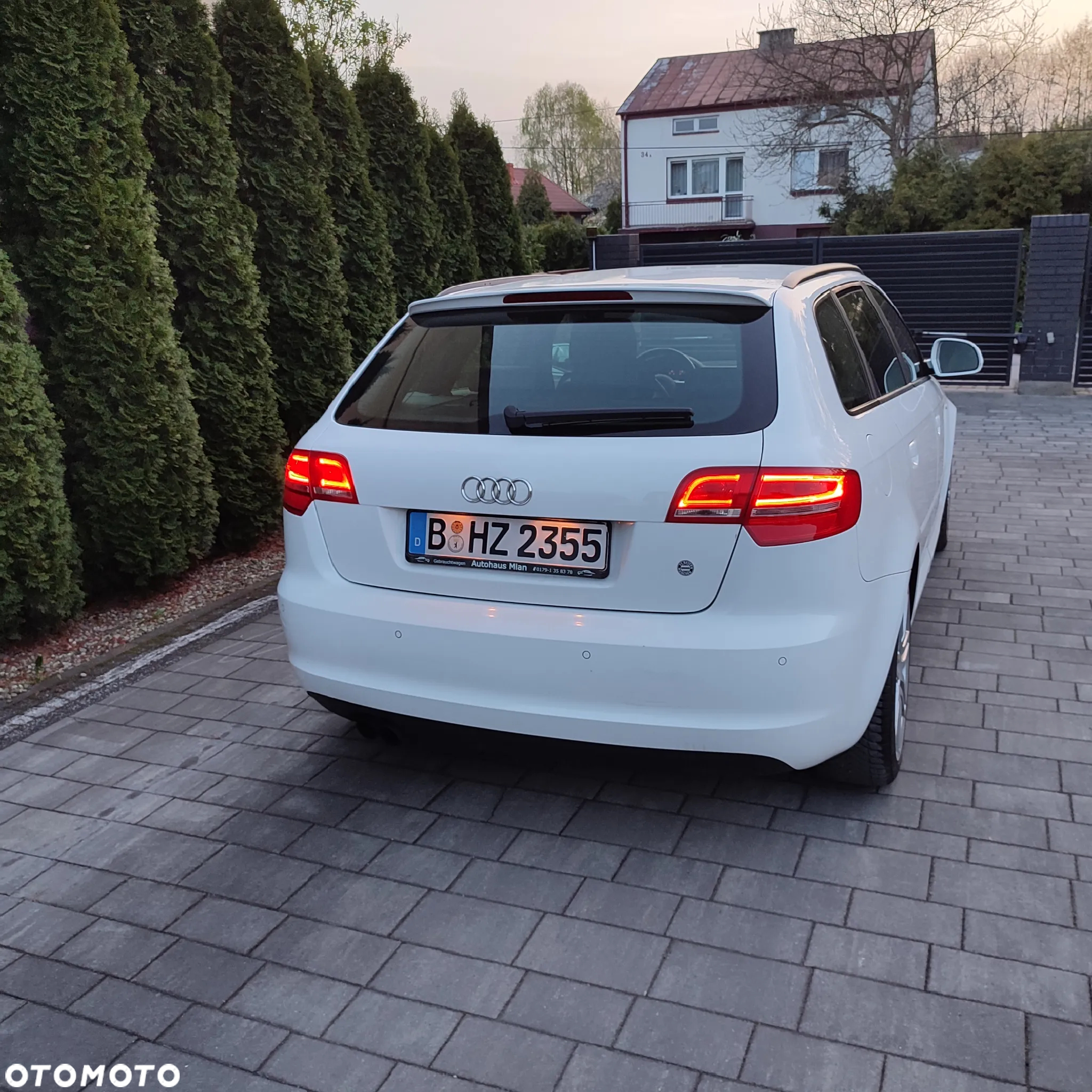 Audi A3 1.4 TFSI Sportback S line Sportpaket - 4