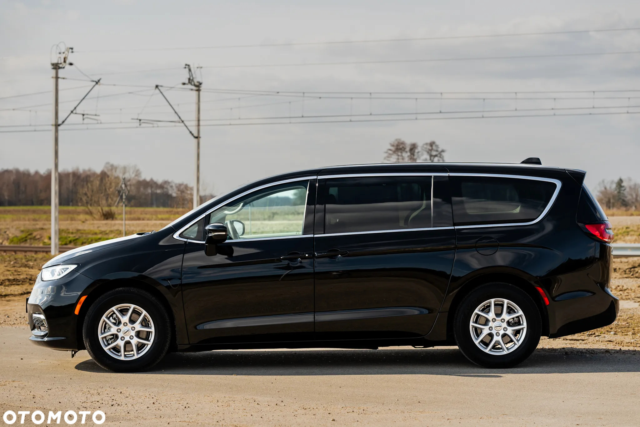 Chrysler Pacifica - 2