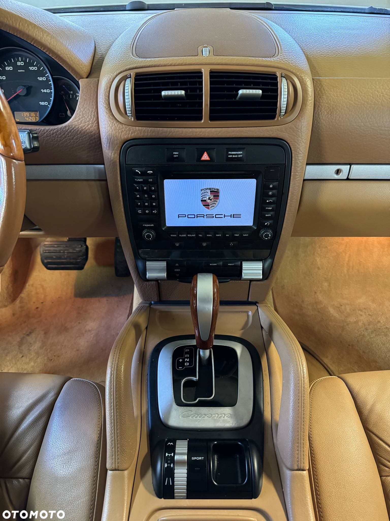 Porsche Cayenne - 8